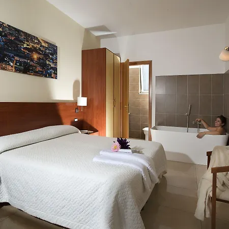 Del Pino 3* Cercola