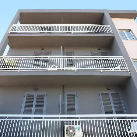 Del Pino 3* Cercola